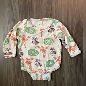 Kate Quinn Cream Bodysuit with Green and Orange Vegetable Print size 6/12M